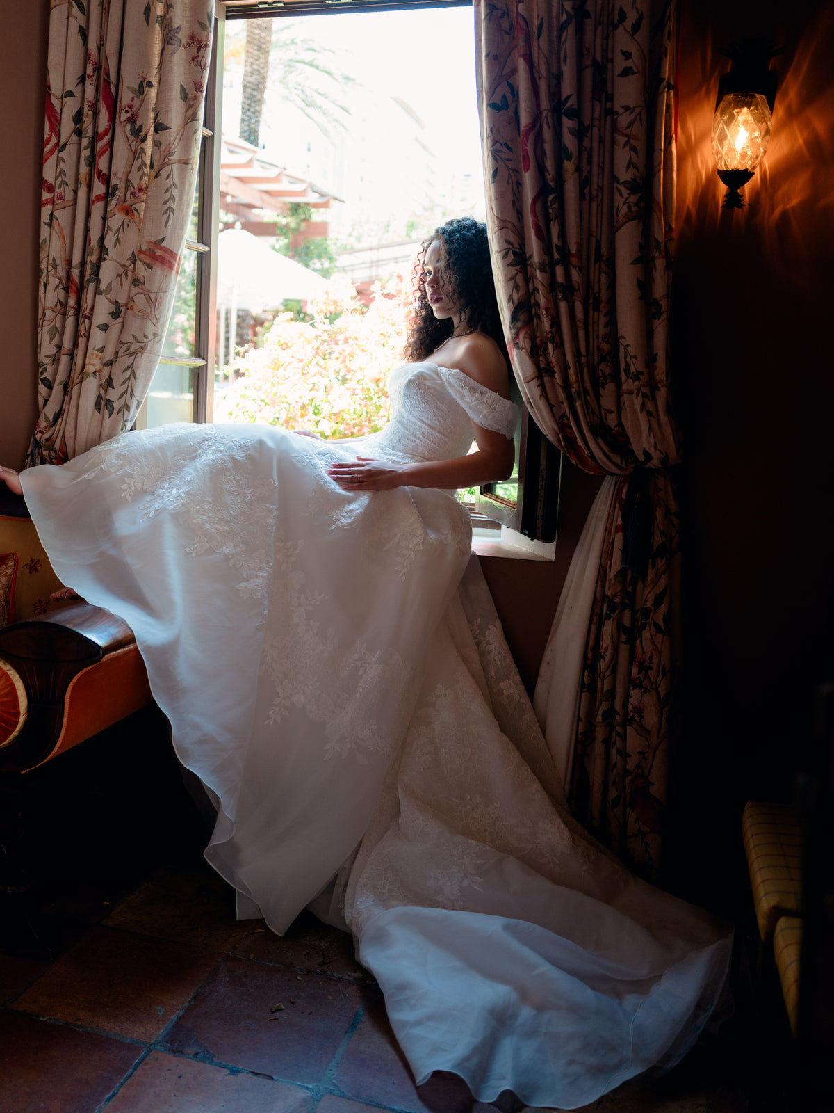 Organza and lace princess ballgown with lace applique details. Shown with optional detachable sleeves (sold separately).
